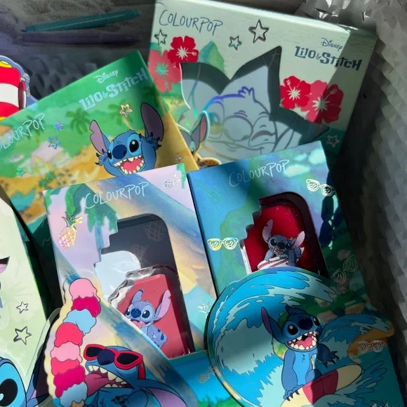 Colourpop x Lilo & Stitch - Picture 4 of 5